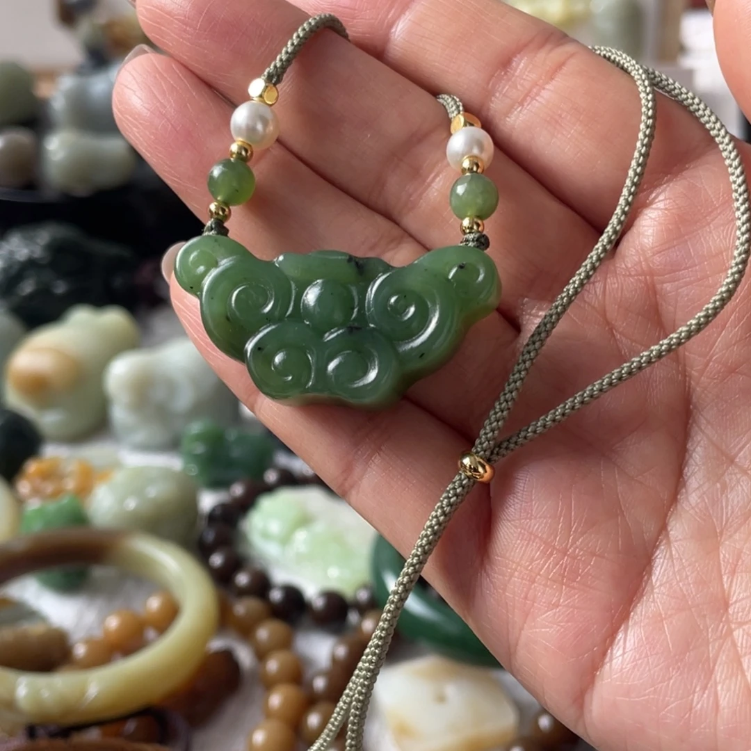 和田玉未镶嵌颈饰碧玉云卷