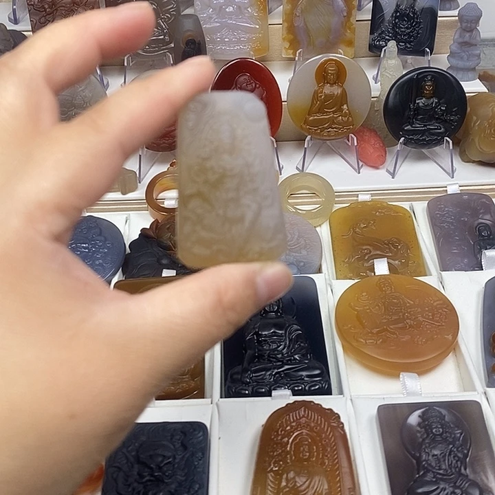 玛瑙/玉髓未镶嵌颈饰