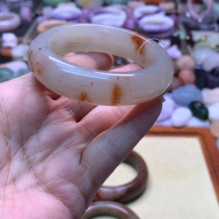 石英岩玉未镶嵌白冰踏雪50微微