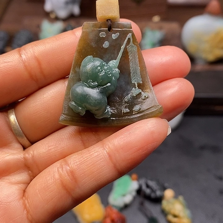 6***哥定制翡翠未镶嵌毛货抛光