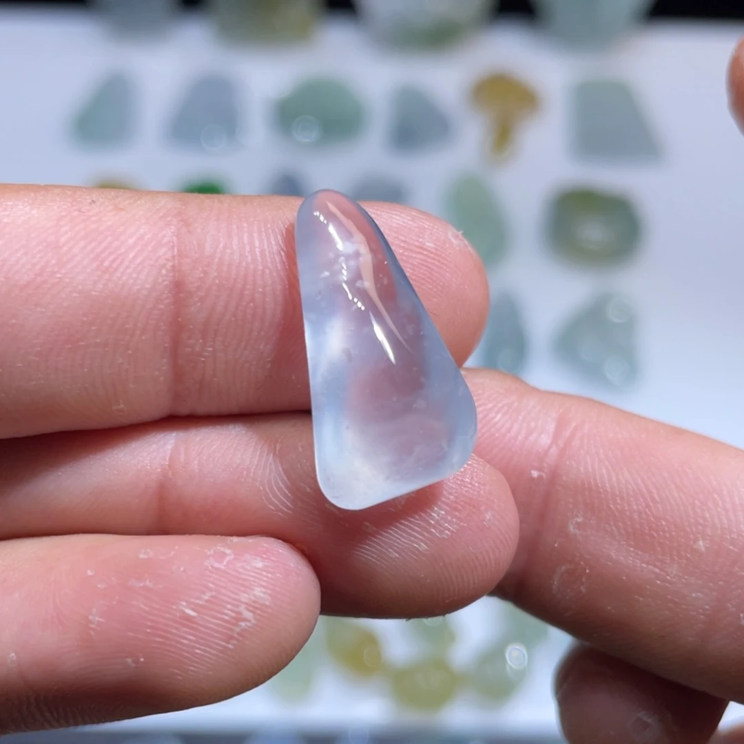 颈饰未镶嵌翡翠随形