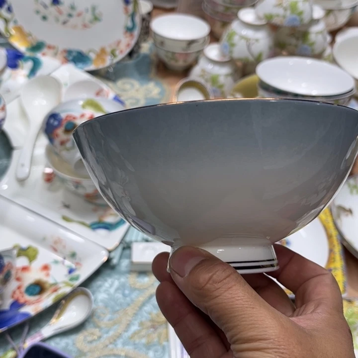 瓷片渐变六寸面碗四个微瑕