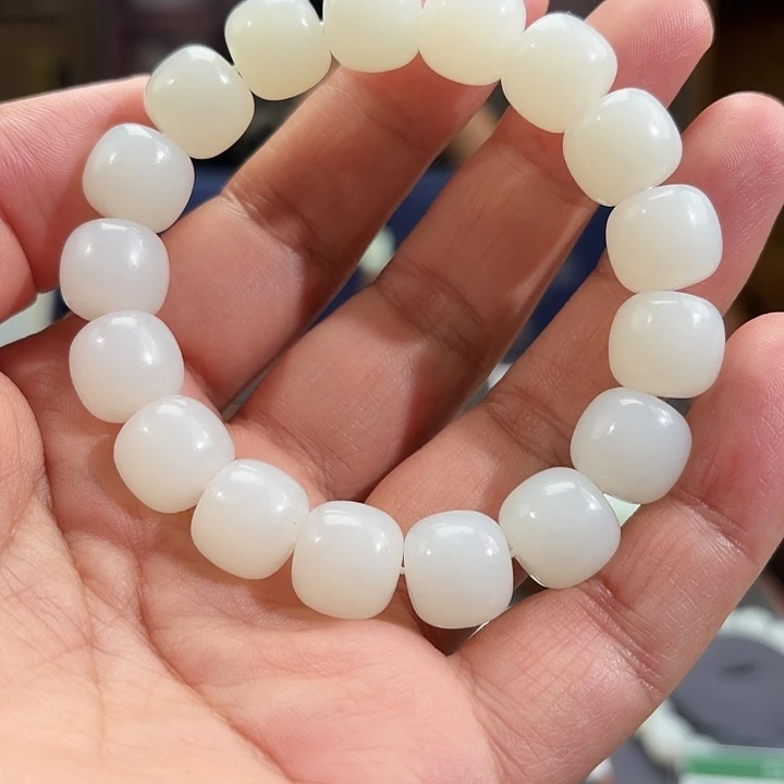 石***和田玉（白玉）未镶嵌手镯