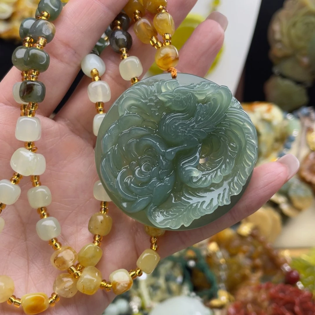 蛇纹石玉未镶嵌颈饰