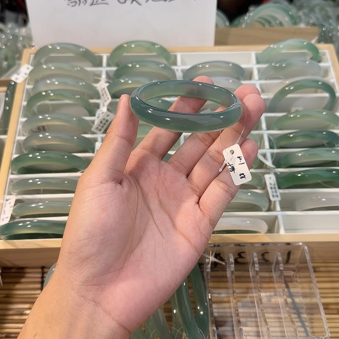 玛瑙/玉髓未镶嵌手镯圈口60.1