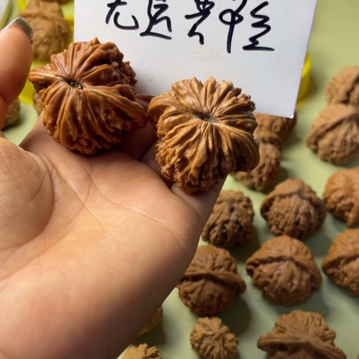 啊***祖手把件雕刻核桃四座楼48尺