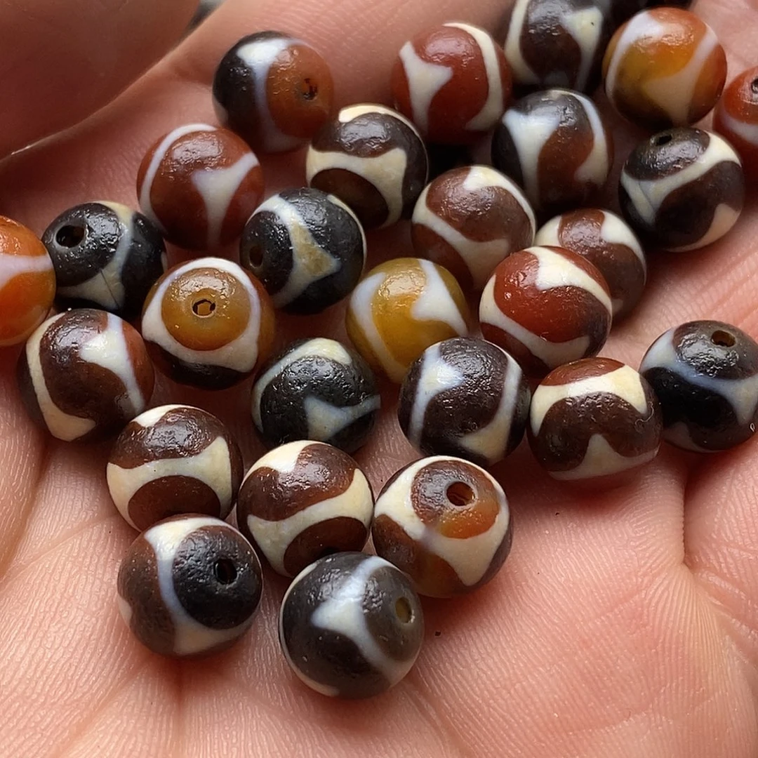 玛瑙/玉髓未镶嵌裸珠微瑕红黑牙牙随机发1个