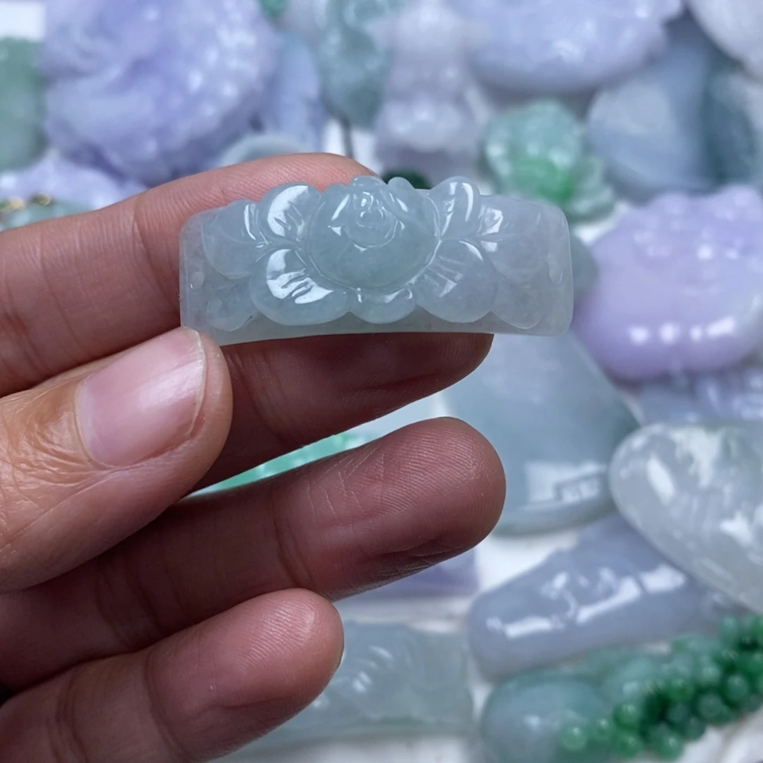 颈饰未镶嵌翡翠芳****）翡翠