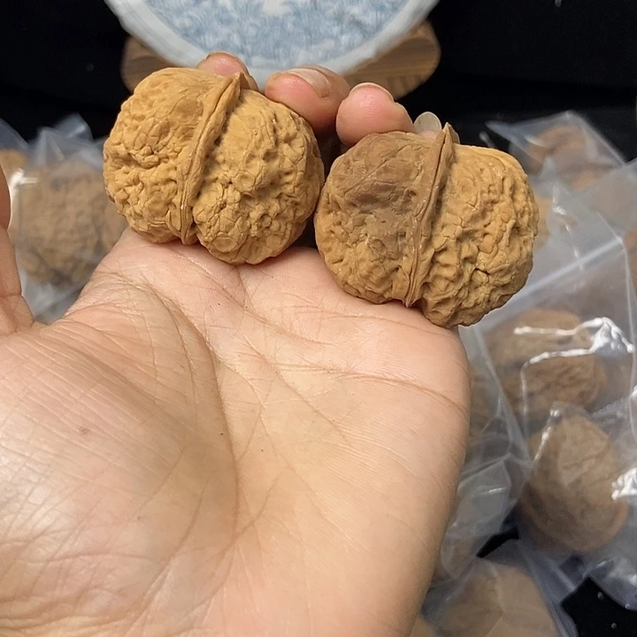 把件文玩核桃云南铁核桃基地77