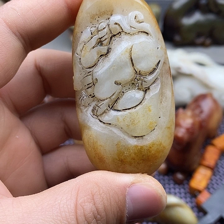 未镶嵌蛇纹石玉颈饰