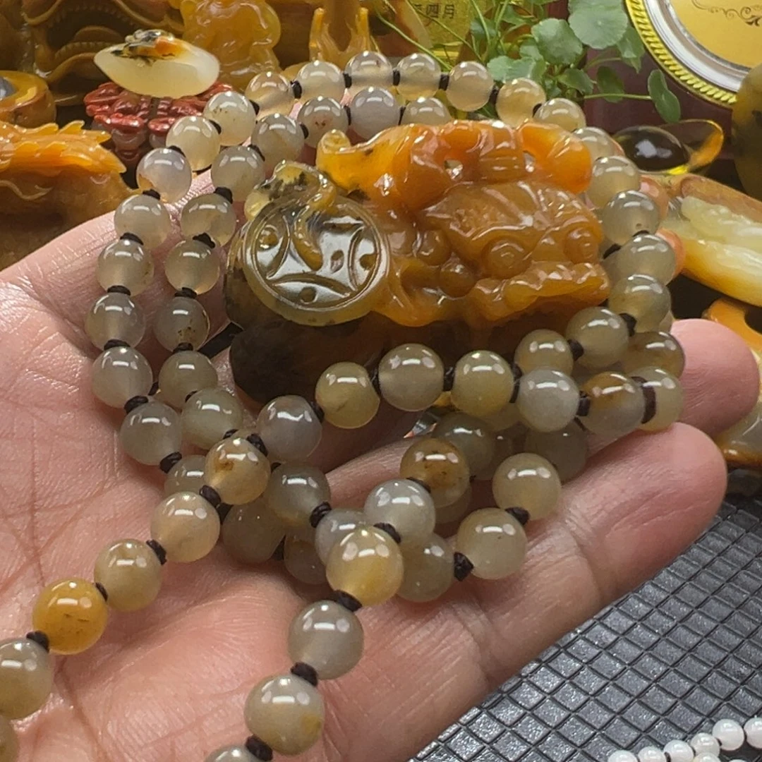 石英质玉未镶嵌颈饰