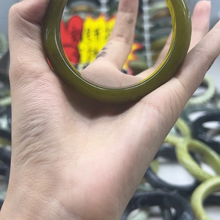 兮***曦蛇纹石玉未镶嵌手镯
