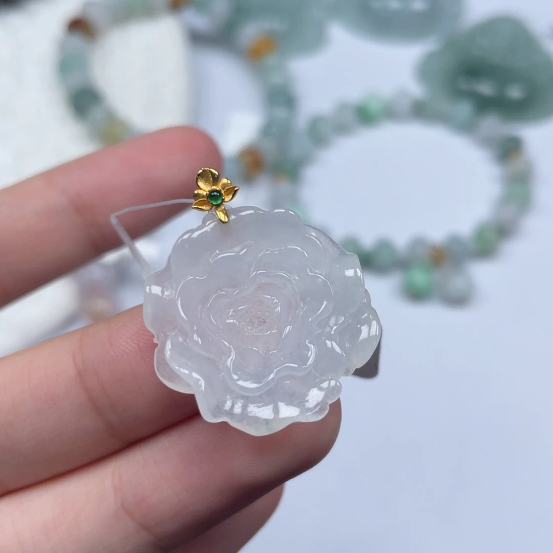 翡翠18K金镶嵌颈饰天然A货缅甸翡翠