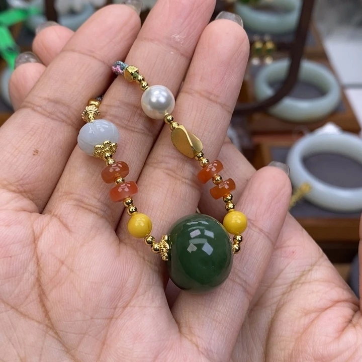 颈饰未镶嵌和田玉