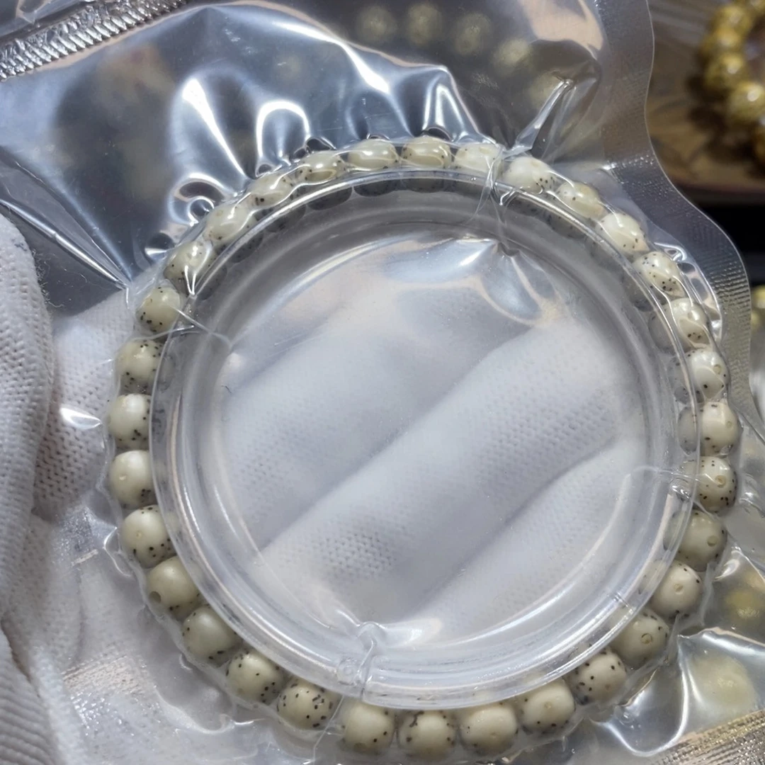 手串星月菩提瓷白7.6桶大眼睛