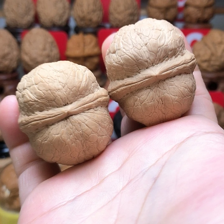 文玩核桃吊坠云南铁核桃