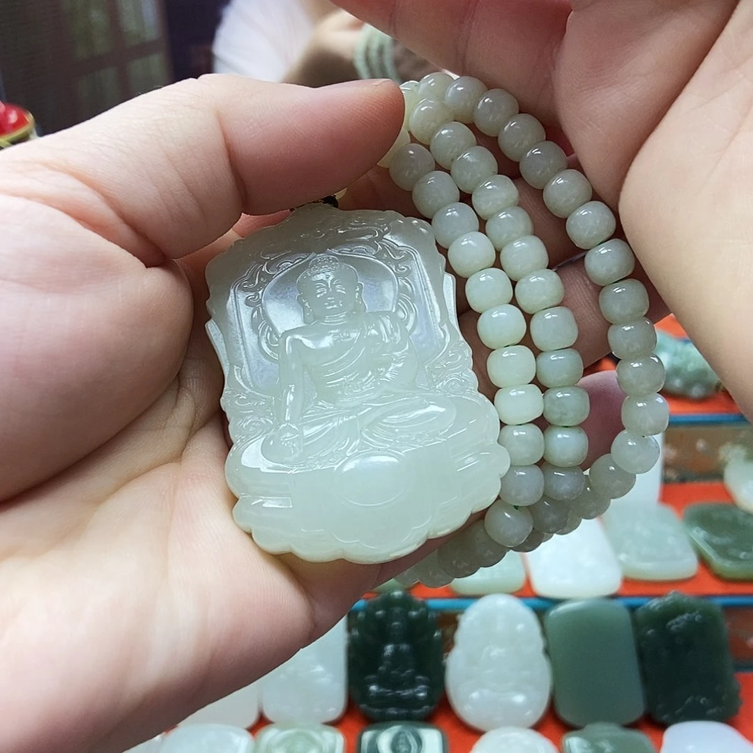 颈饰未镶嵌和田玉四*天