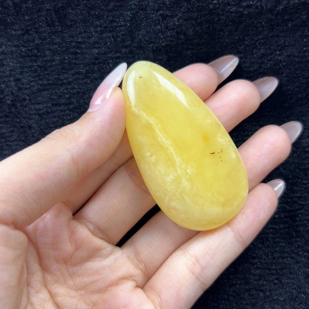 未镶嵌琥珀珠宝奇石