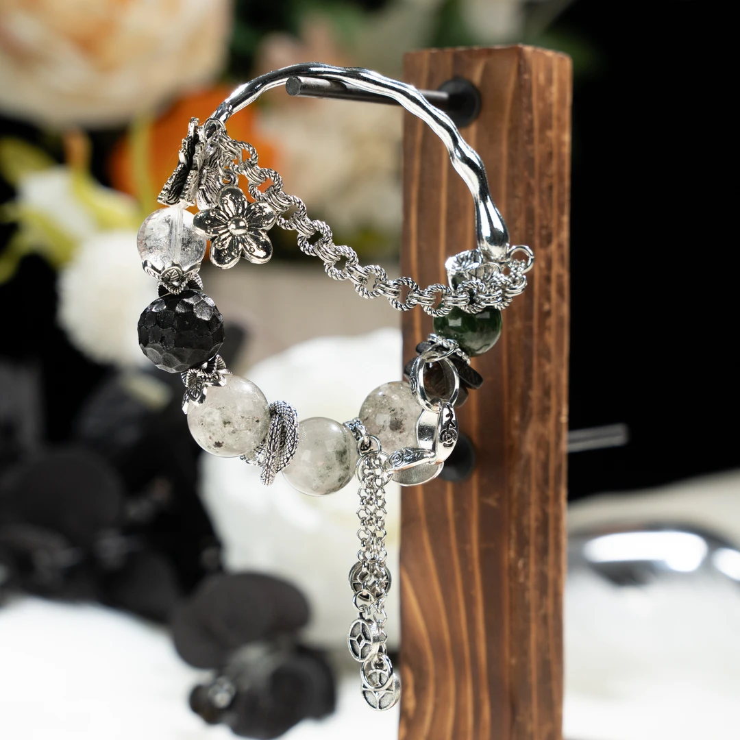 F1006【傲骨】满满家原创天然绿幽灵水晶手串多样性发货 发其一