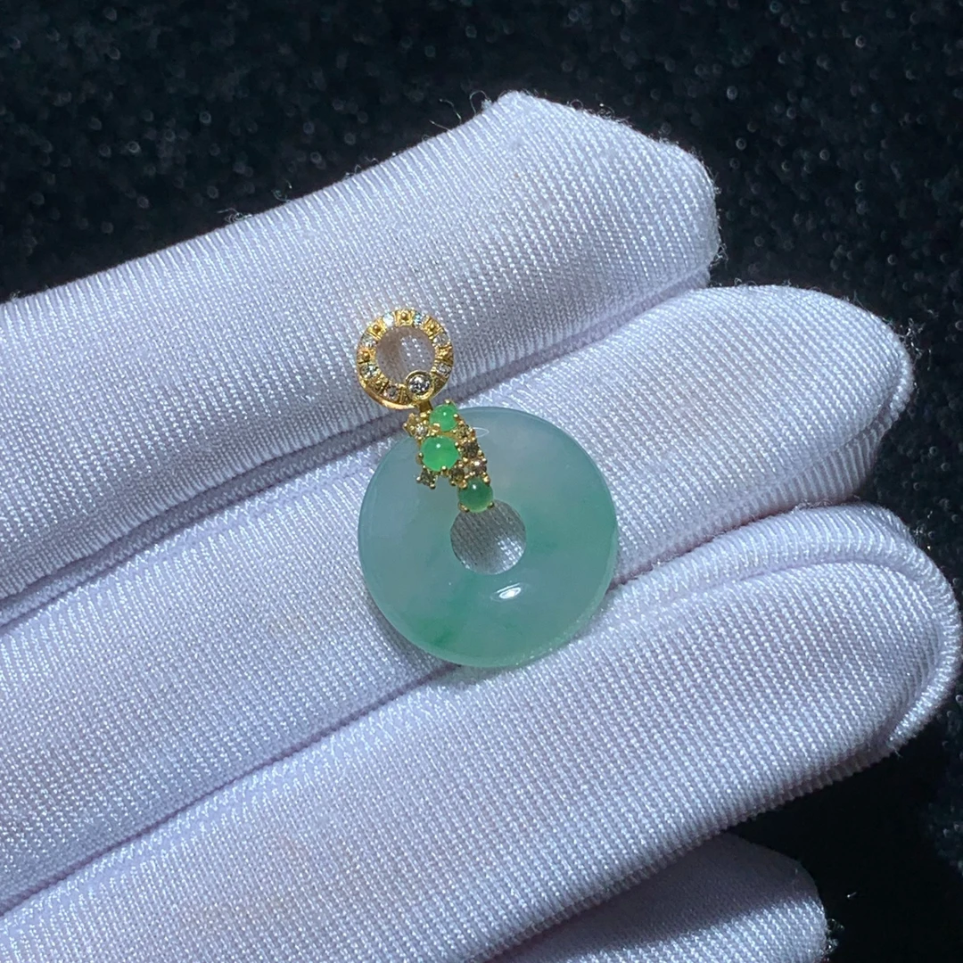 ZY-0604-2-05 天然缅甸翡翠A货 18K金甜甜圈吊坠