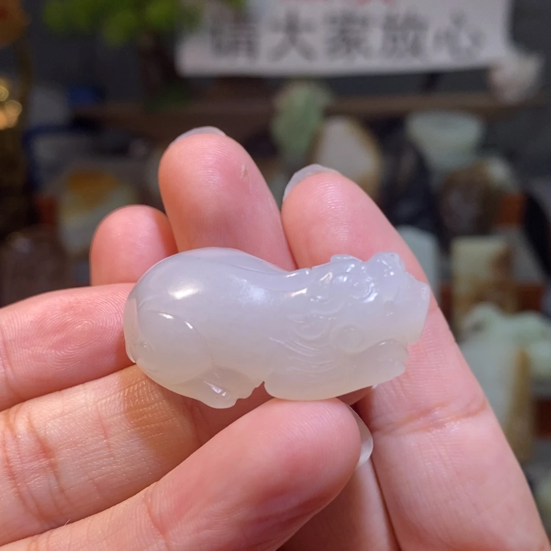 颈饰未镶嵌和田玉（白玉）貔貅吊坠