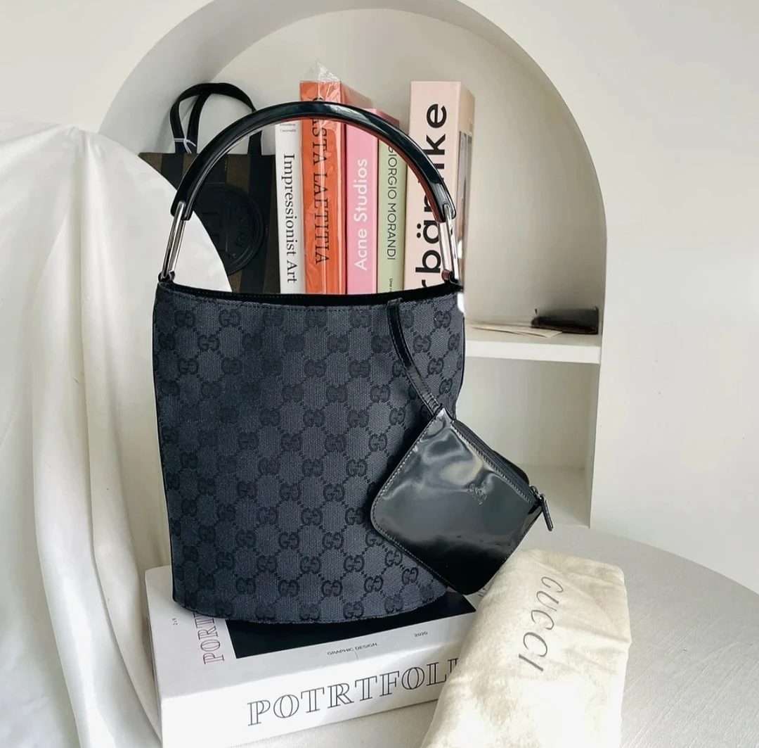 95新 GUCCI/古驰 Gucci黑花水桶包带仔