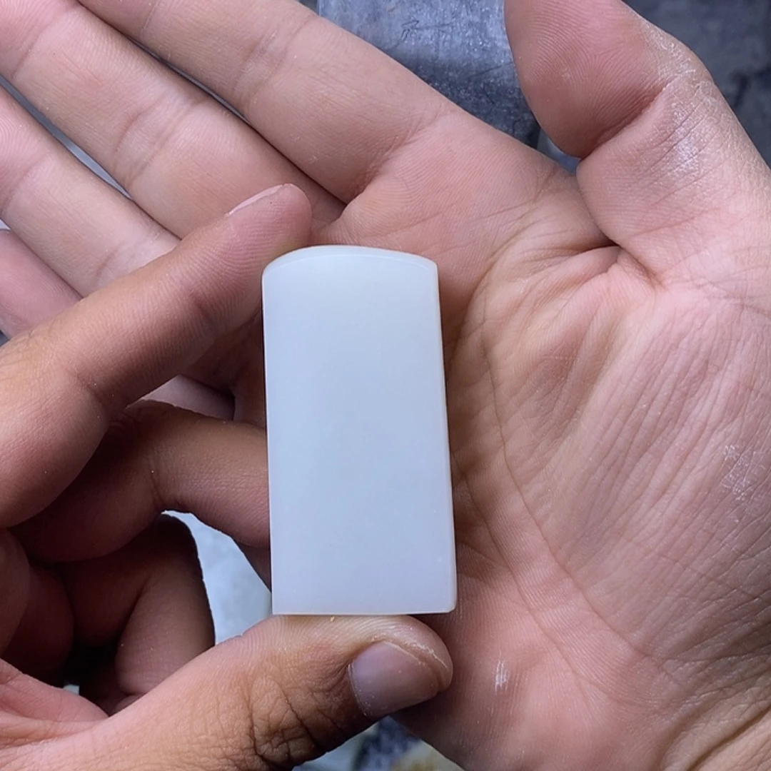 逛***天定制和田玉未镶嵌牌