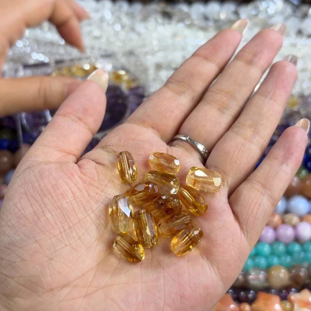 颜***曦玛瑙/玉髓未镶嵌珠宝半成品