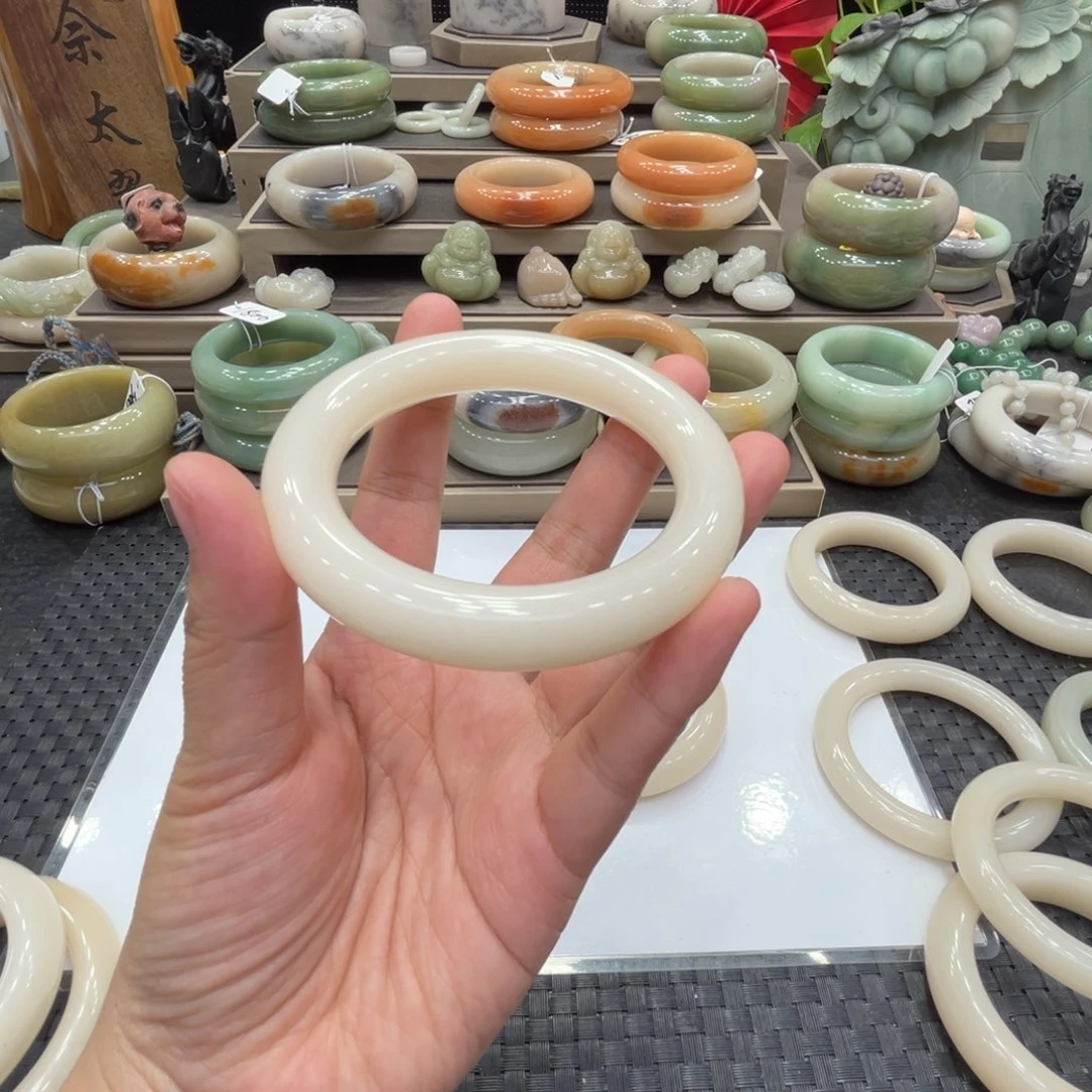 石英质玉手镯未镶嵌g****e