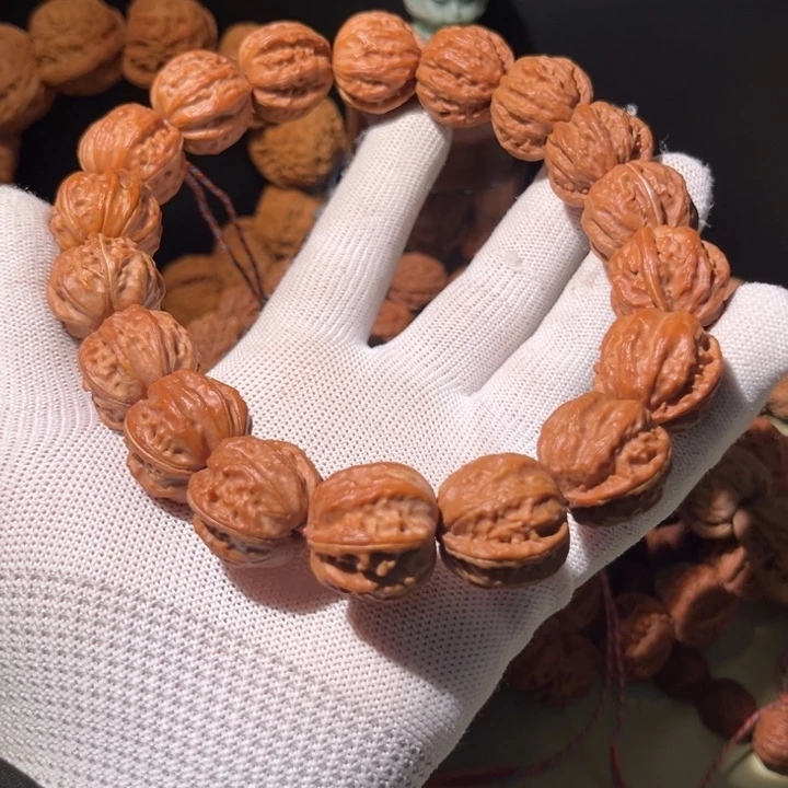 文玩核桃手串……36