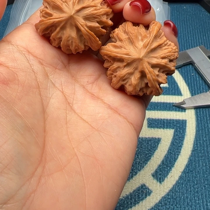 桃核吊坠文玩三棱