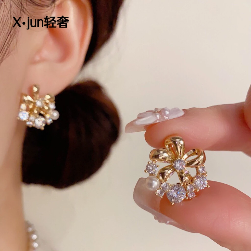 铜合金耳饰 法式轻奢高级感超闪金属花朵满钻耳钉925银针小众耳饰