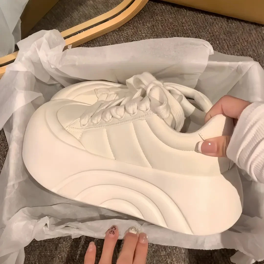 圆头超厚底学生松糕小白鞋女2025早春新款增高面包鞋休闲百搭板鞋