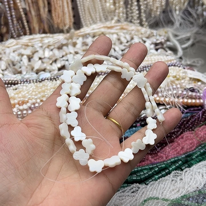 未镶嵌玛瑙/玉髓珠宝半成品一条白贝蝴蝶