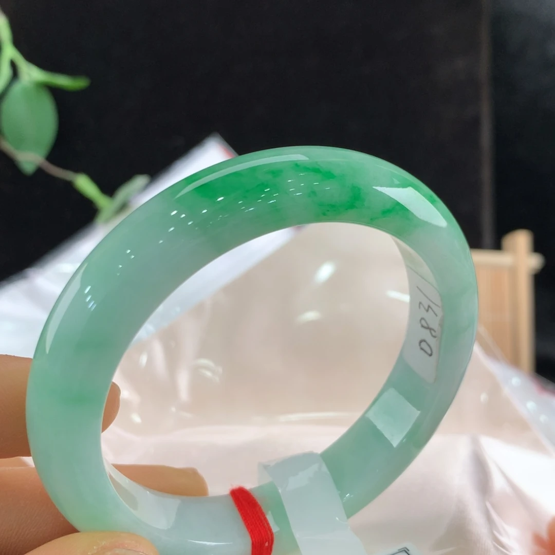 翡翠手镯未镶嵌111-0831
