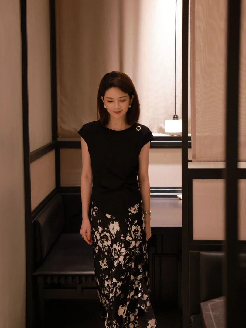 ANGELIAORIGINAL醋酸百搭气质设计感通勤夏款褶皱短袖上衣#618