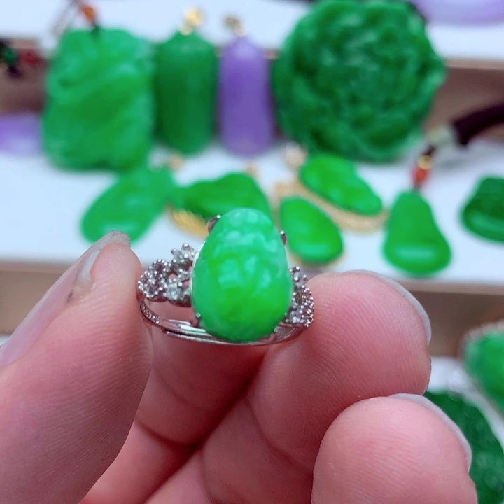 翡翠未镶嵌戒指戒指