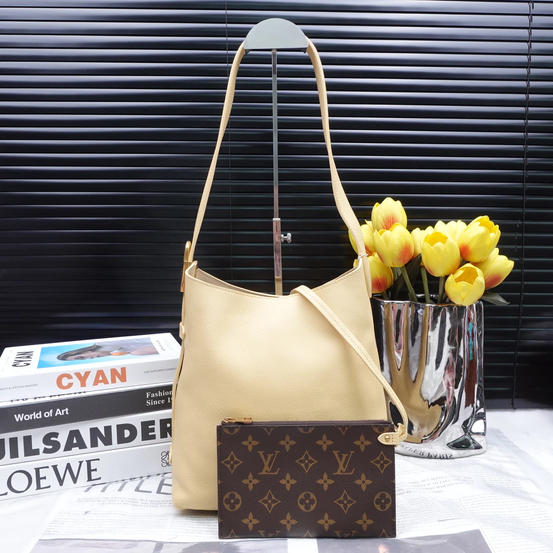 95新 LouisVuitton/路易威登 单肩包/T20344303