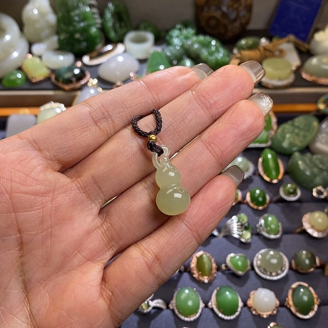 和田玉挂件未镶嵌