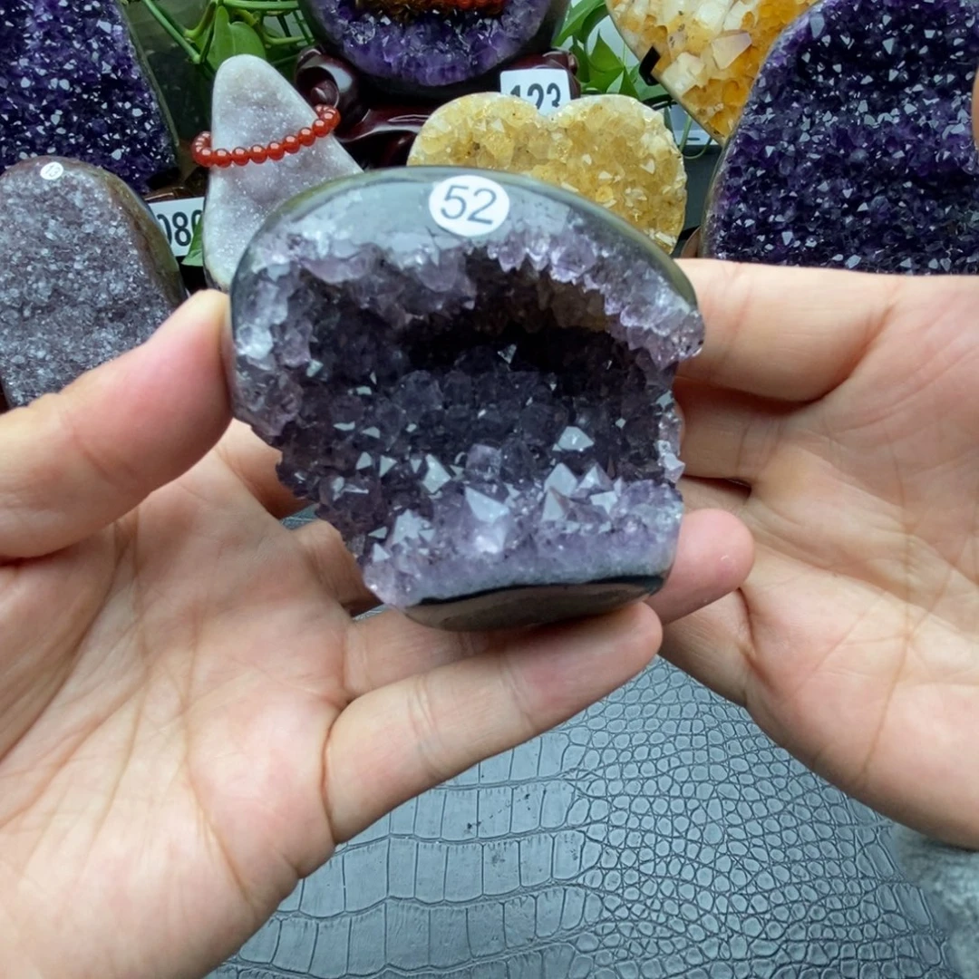 墨***→紫晶大型摆件（非配饰）未镶嵌