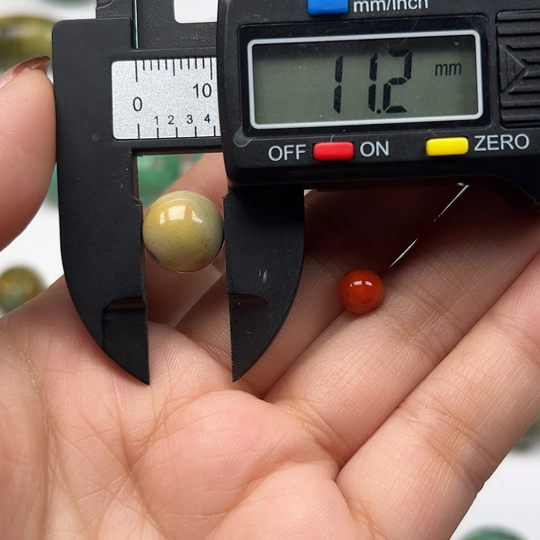 南红玛瑙未镶嵌珠宝奇石