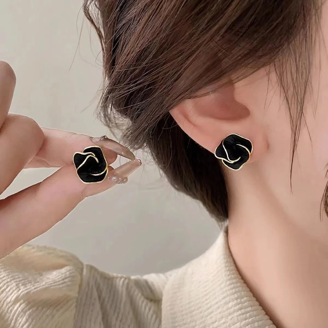 黑色山茶花耳钉小香风耳饰女气质精致小众设计独特耳环高级感轻奢