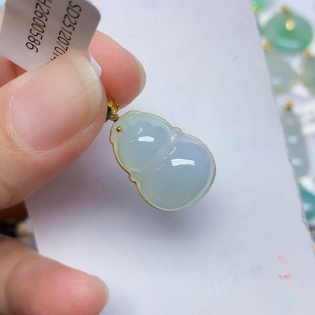 翡翠18K金镶嵌颈饰467899