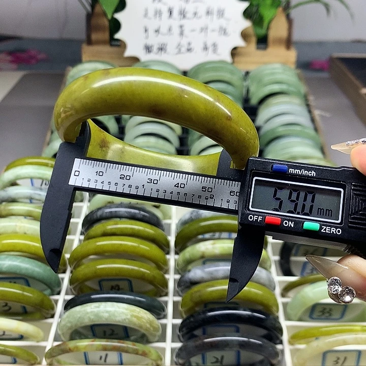 未镶嵌蛇纹石玉手镯28