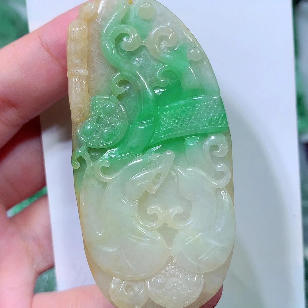 吊坠(不含链)未镶嵌翡翠