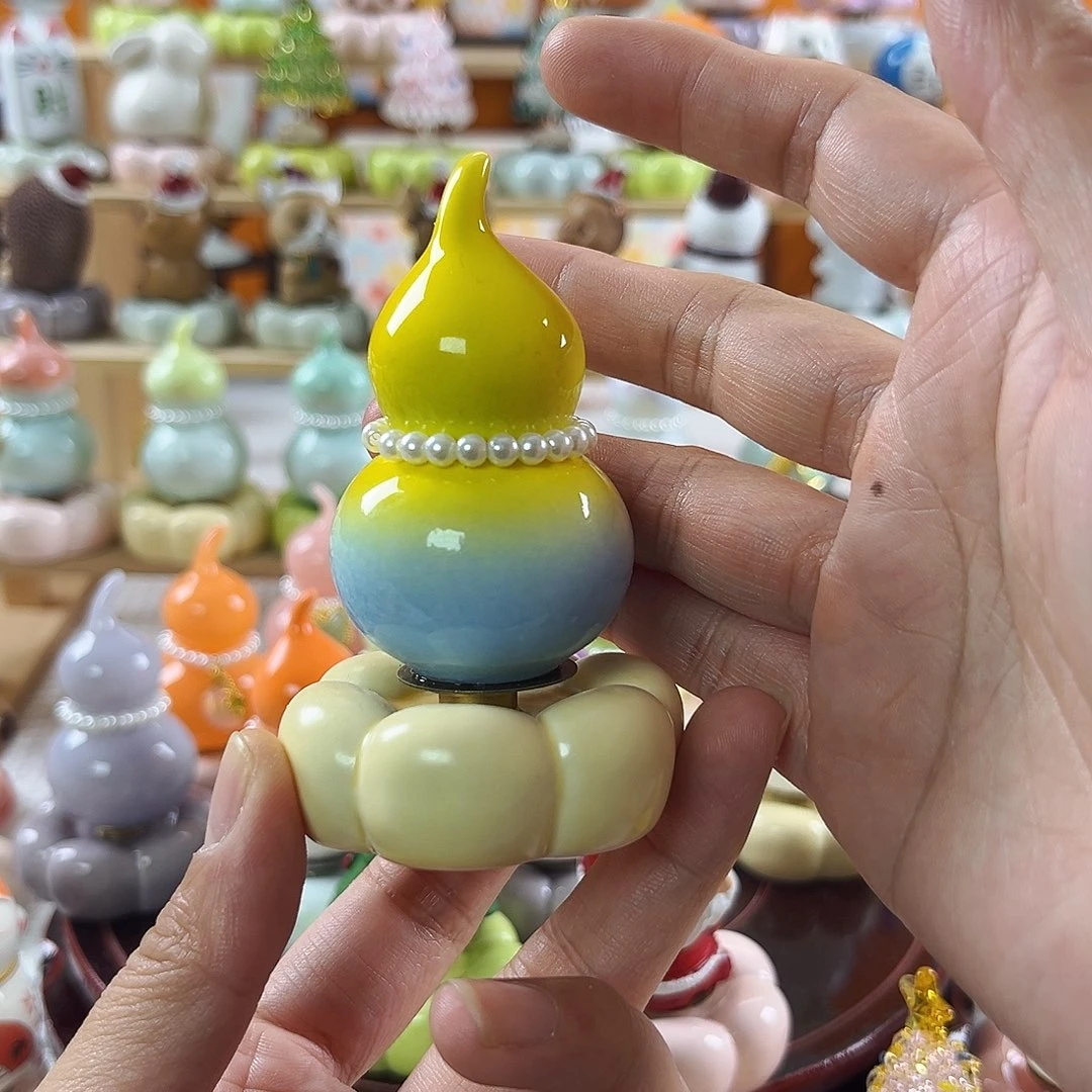 陶陶瓷转转上黄下蓝