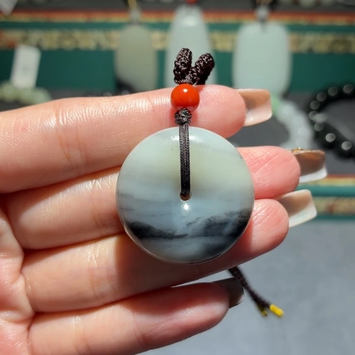 和田玉未镶嵌吊坠(赠链)