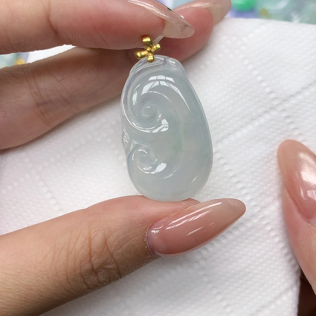 颈饰18K金镶嵌翡翠