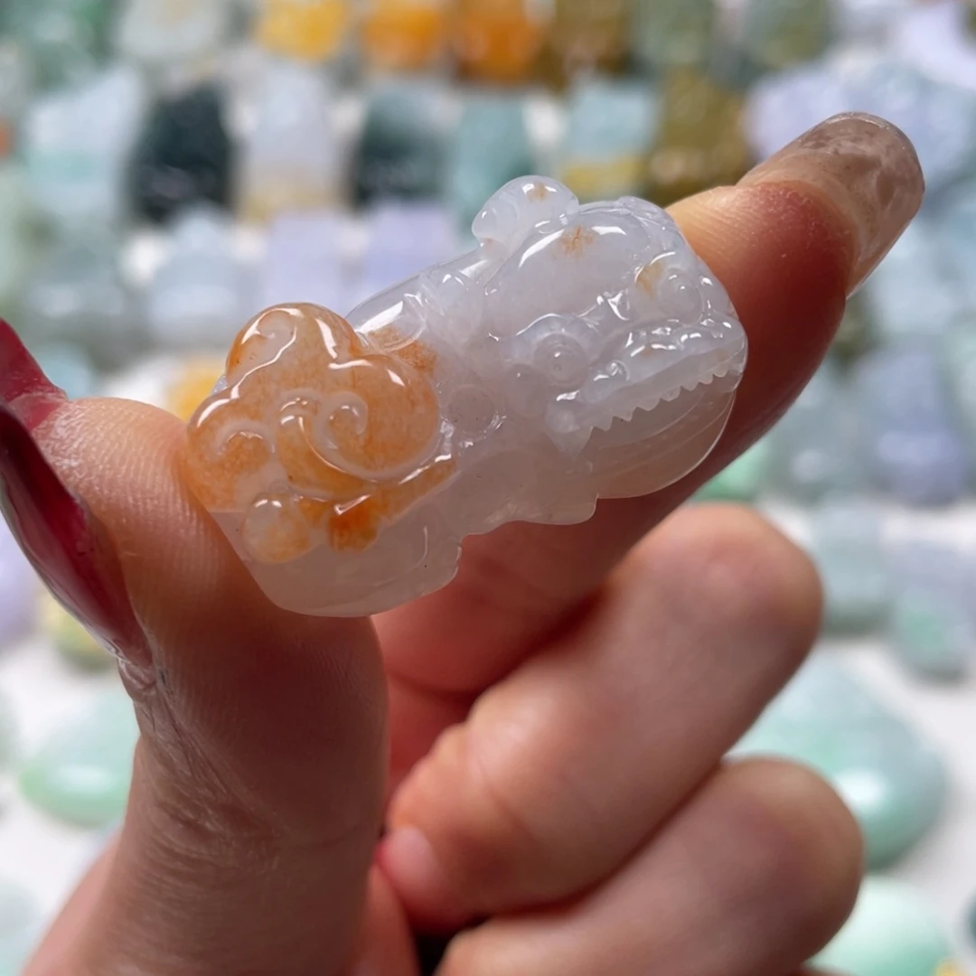 翡翠吊坠(赠链)未镶嵌