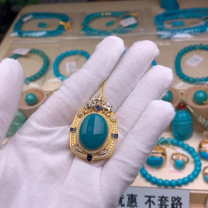 18K金镶嵌绿松石珠宝奇石